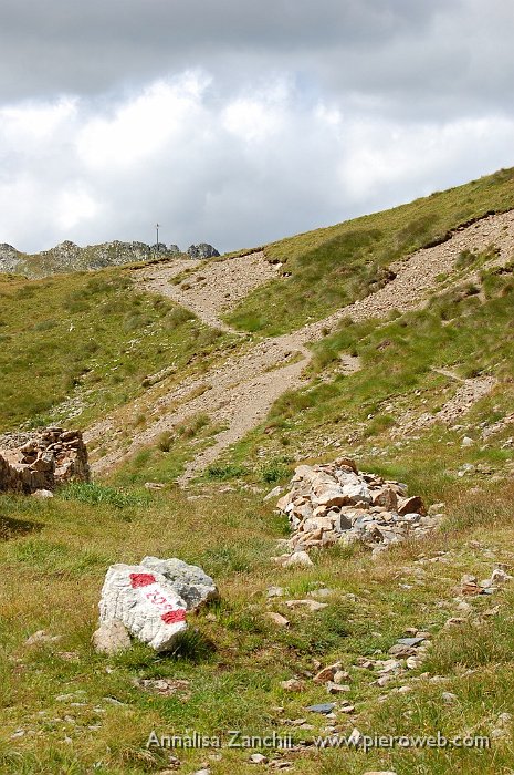 26 Lasciamo il passo di Publino e ci avviamo verso il fondovalle.JPG